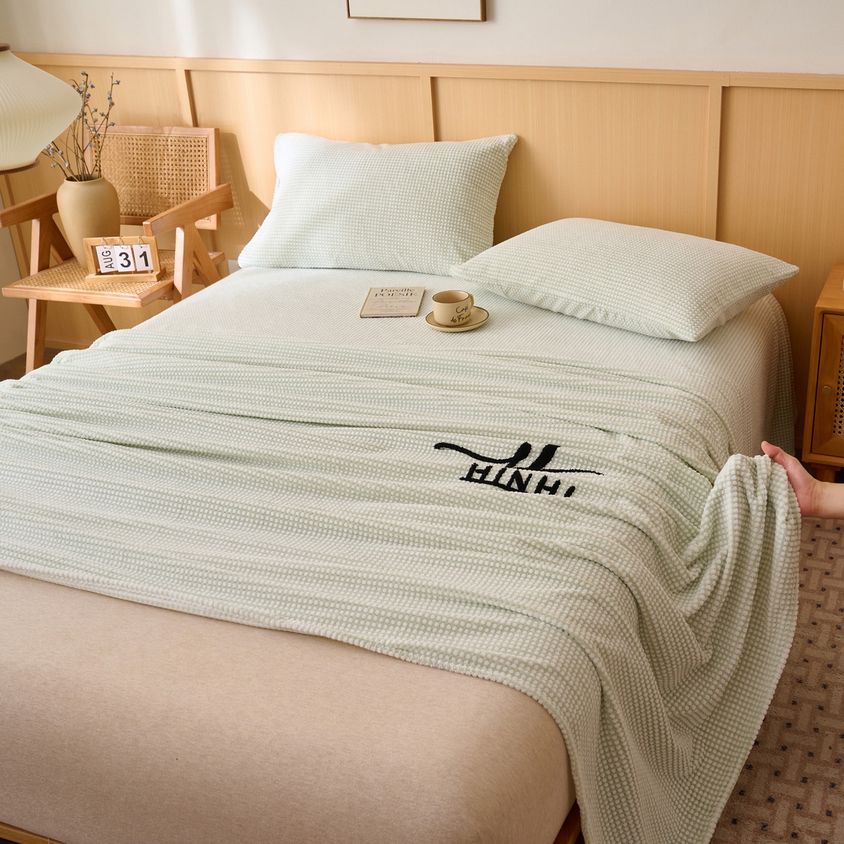 91家纺网 家纺一手货源 找家纺 早晨家纺 2025新款深蓝款高克重牛奶绒阳离子提花单床单系列 深蓝-绿