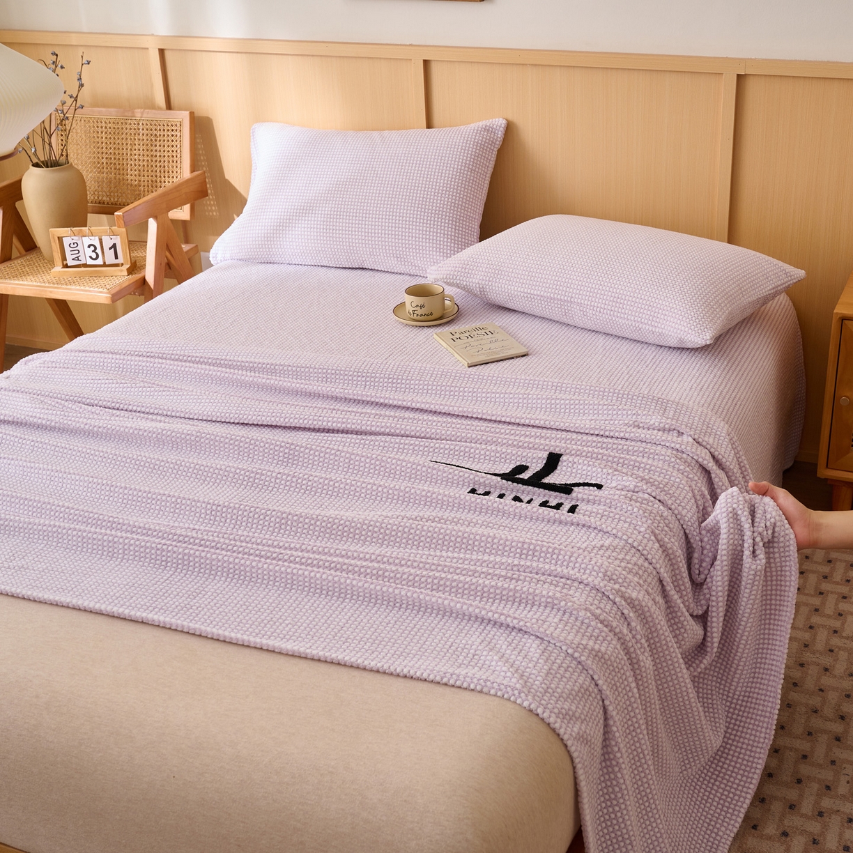 91家纺网 家纺一手货源 找家纺 早晨家纺 2025新款深蓝款高克重牛奶绒阳离子提花单床单系列 深蓝-紫