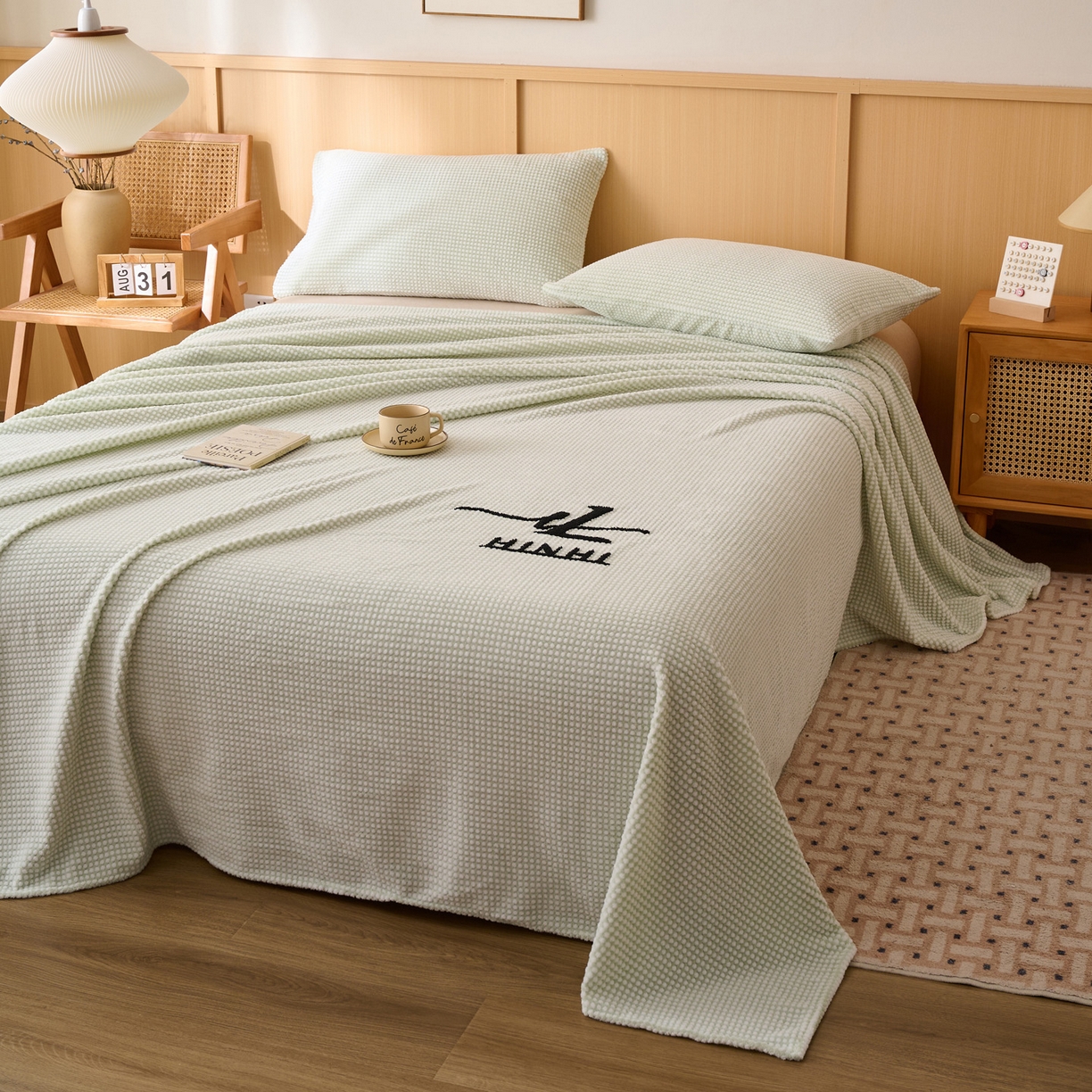 91家纺网 家纺一手货源 找家纺 早晨家纺 2025新款深蓝款高克重牛奶绒阳离子提花单床单系列 深蓝-绿