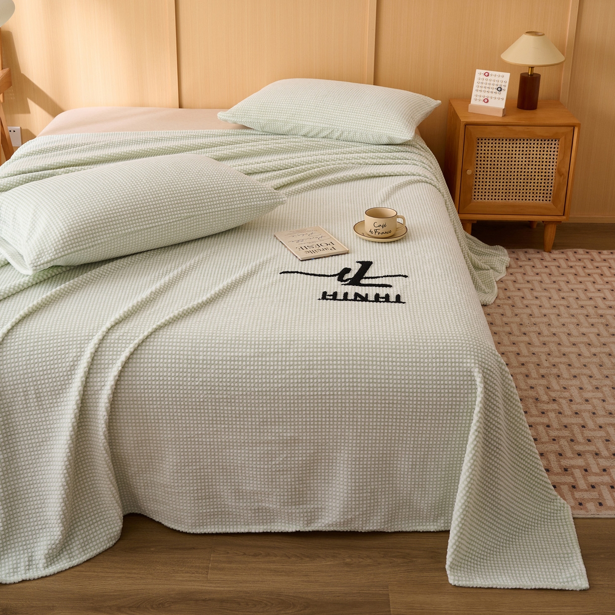 91家纺网 家纺一手货源 找家纺 早晨家纺 2025新款深蓝款高克重牛奶绒阳离子提花单床单系列 深蓝-绿