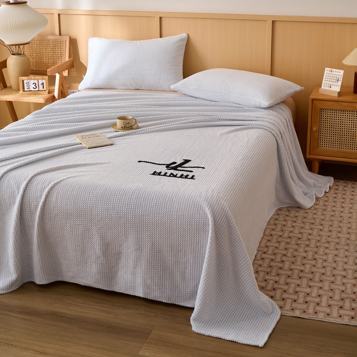 91家纺网 家纺一手货源 找家纺 早晨家纺 2025新款深蓝款高克重牛奶绒阳离子提花单床单系列 深蓝-蓝