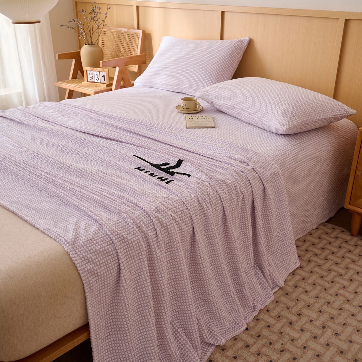 91家纺网 家纺一手货源 找家纺 早晨家纺 2025新款深蓝款高克重牛奶绒阳离子提花单床单系列 深蓝-紫