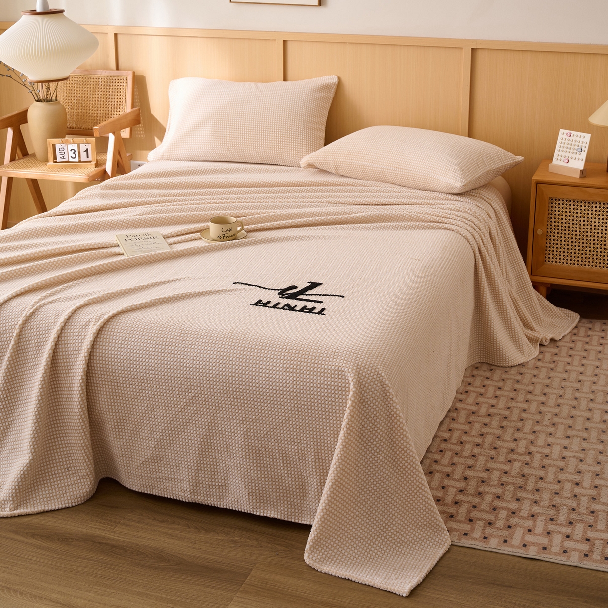 91家纺网 家纺一手货源 找家纺 早晨家纺 2025新款深蓝款高克重牛奶绒阳离子提花单床单系列 深蓝-黄