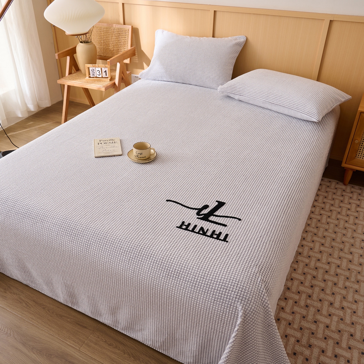 91家纺网 家纺一手货源 找家纺 早晨家纺 2025新款深蓝款高克重牛奶绒阳离子提花单床单系列 深蓝-灰