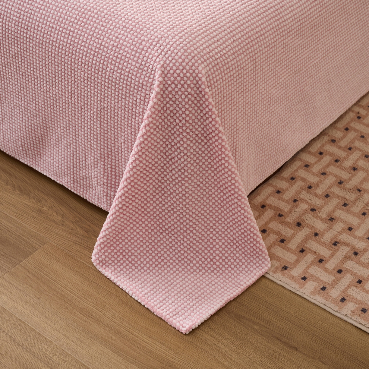 91家纺网 家纺一手货源 找家纺 早晨家纺 2025新款深蓝款高克重牛奶绒阳离子提花单床单系列 深蓝-豆沙