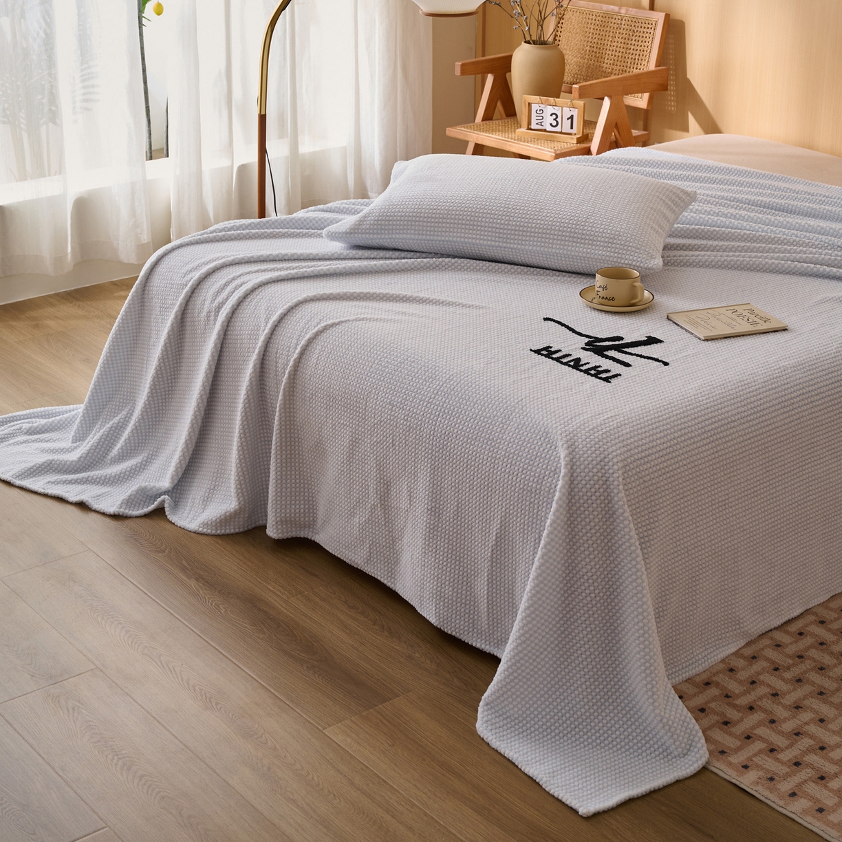 91家纺网 家纺一手货源 找家纺 早晨家纺 2025新款深蓝款高克重牛奶绒阳离子提花单床单系列 深蓝-蓝