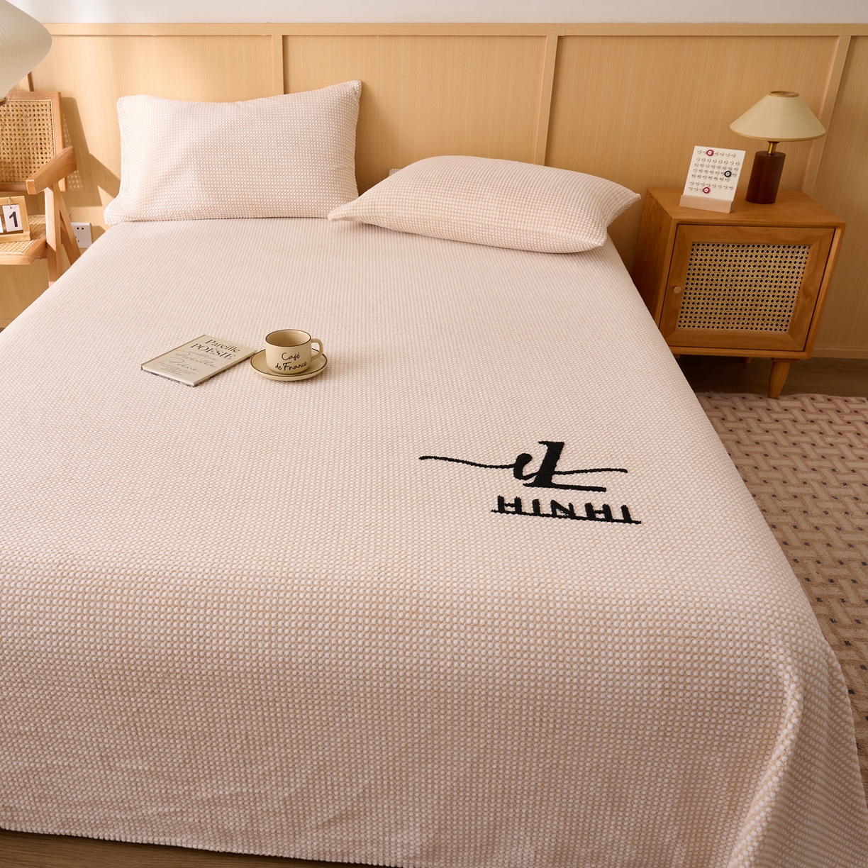 91家纺网 家纺一手货源 找家纺 早晨家纺 2025新款深蓝款高克重牛奶绒阳离子提花单床单系列 深蓝-黄