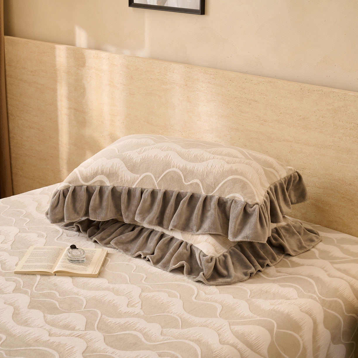 91家纺网 家纺一手货源 找家纺 早晨家纺 2025新款高克重牛奶绒烂花单床笠 云峦叠浪