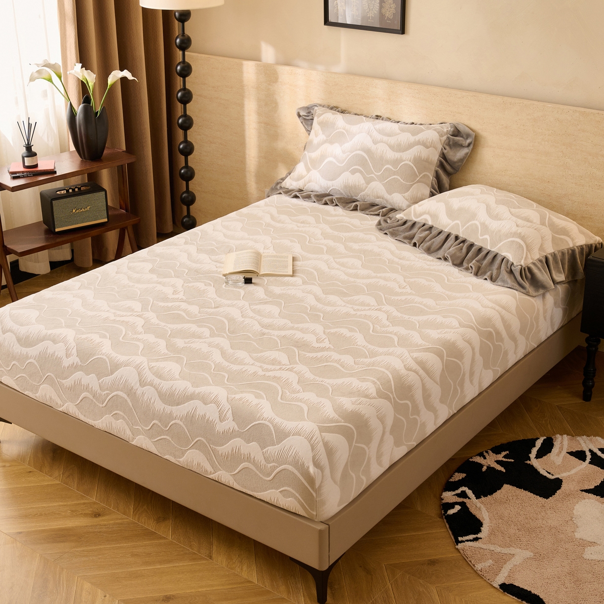 91家纺网 家纺一手货源 找家纺 早晨家纺 2025新款高克重牛奶绒烂花单床笠 云峦叠浪