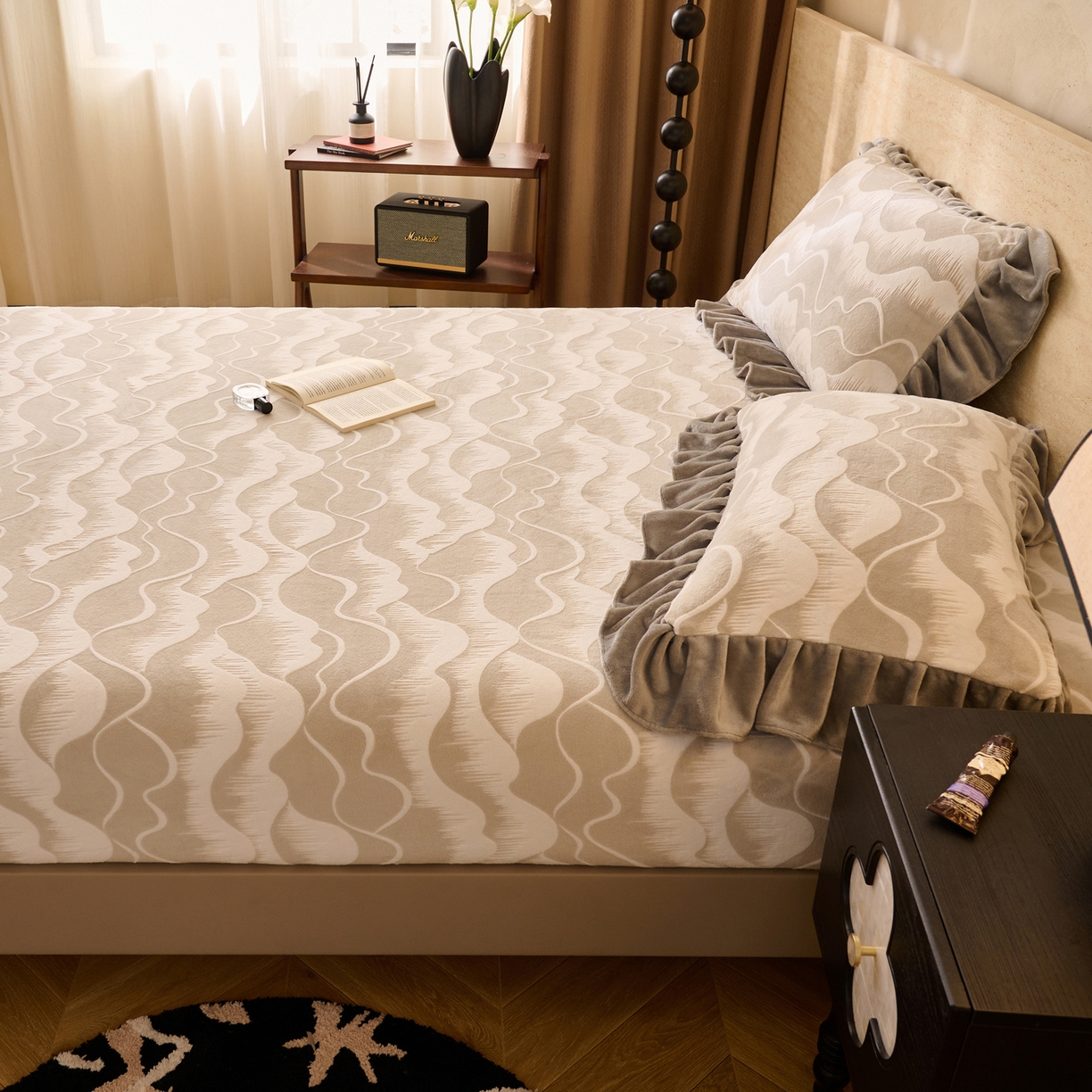 91家纺网 家纺一手货源 找家纺 早晨家纺 2025新款高克重牛奶绒烂花单床笠 云峦叠浪