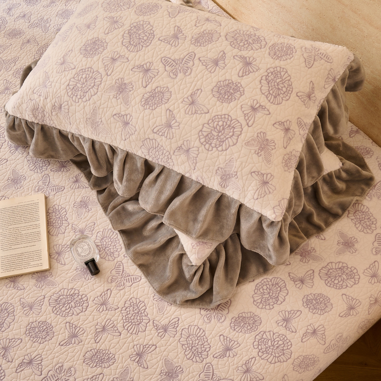 91家纺网 家纺一手货源 找家纺 早晨家纺 2025新款高克重牛奶绒烂花单床笠 紫絮