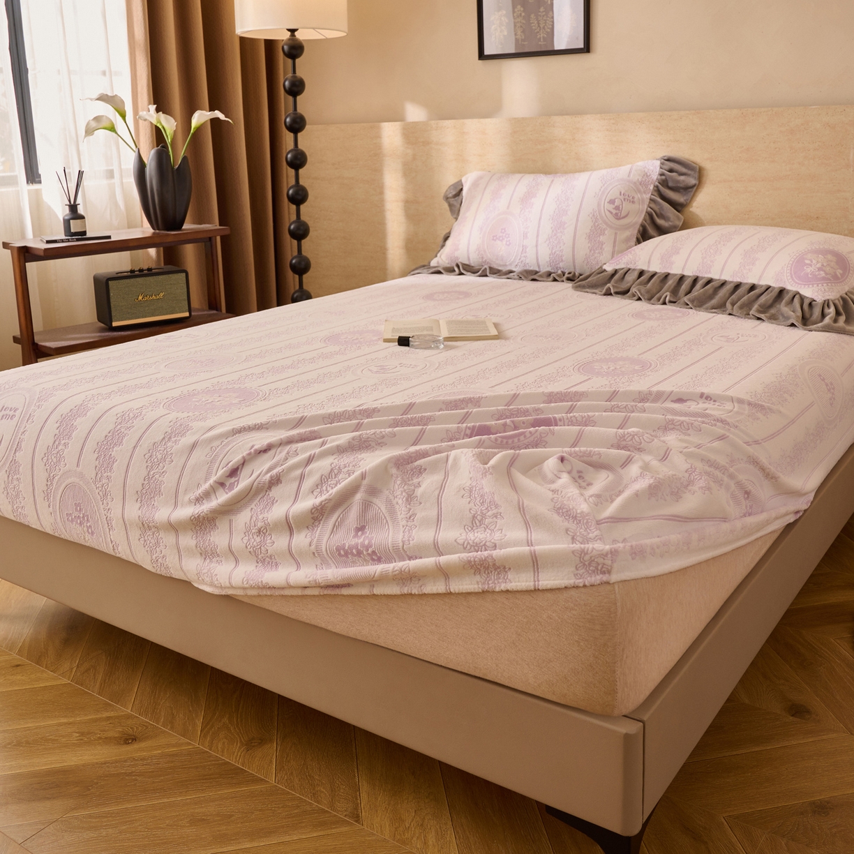 91家纺网 家纺一手货源 找家纺 早晨家纺 2025新款高克重牛奶绒烂花单床笠 紫韵