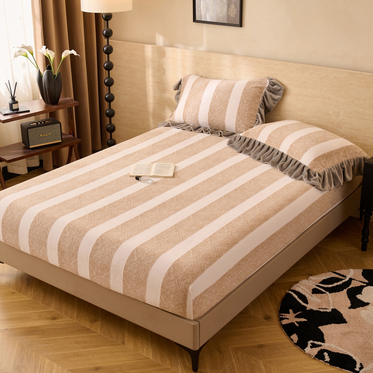 91家纺网 家纺一手货源 找家纺 早晨家纺 2025新款高克重牛奶绒烂花单床笠 棕纹雅