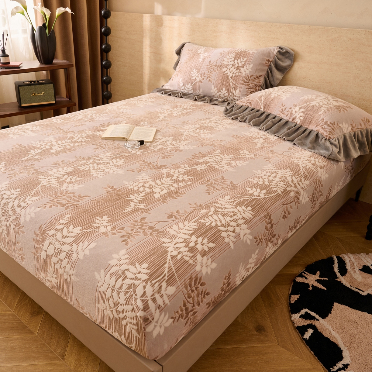 91家纺网 家纺一手货源 找家纺 早晨家纺 2025新款高克重牛奶绒烂花单床笠 棕叶雅庭