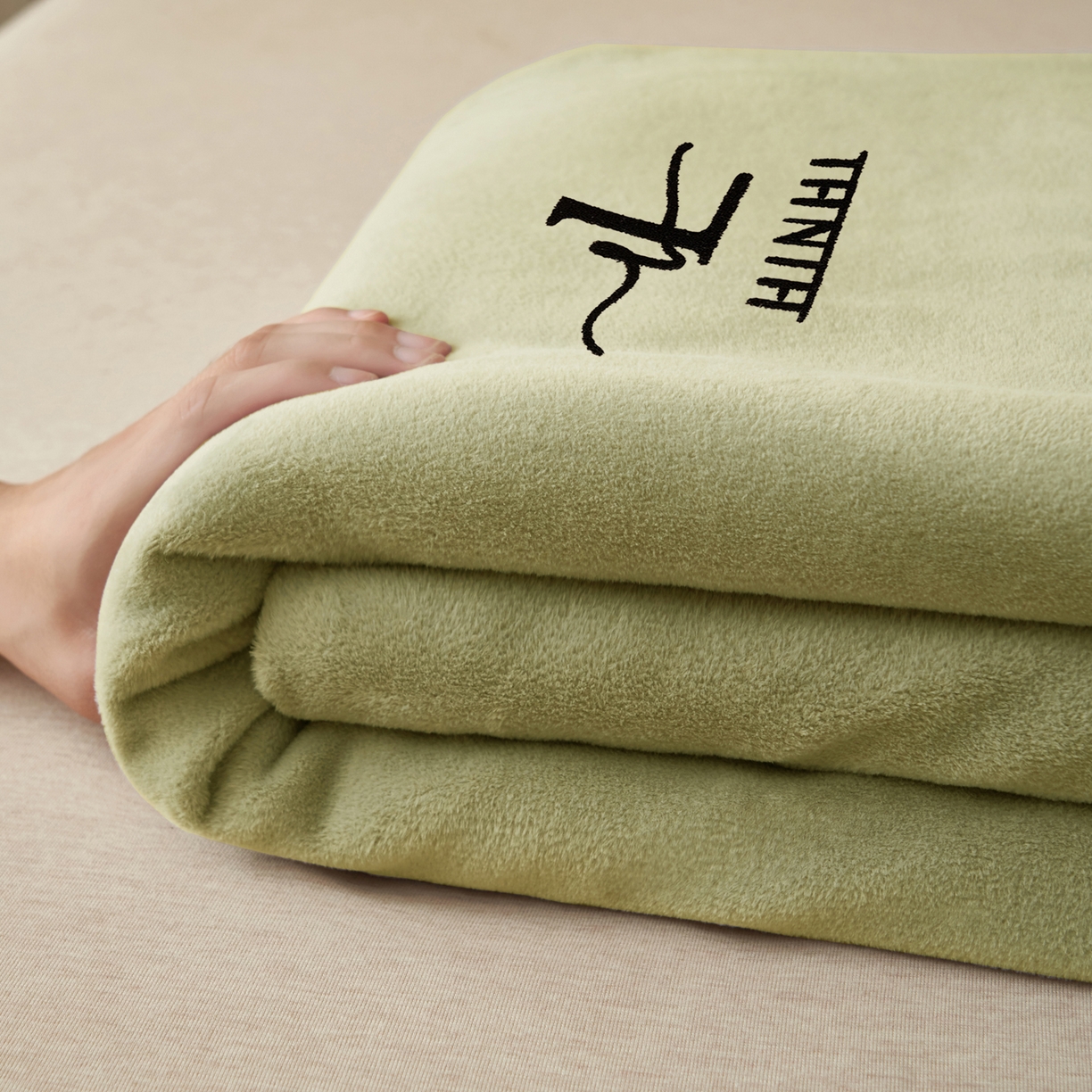 91家纺网 家纺一手货源 找家纺 （总）早晨家纺 2025新款牛奶绒纯色毛巾绣暖绒床单