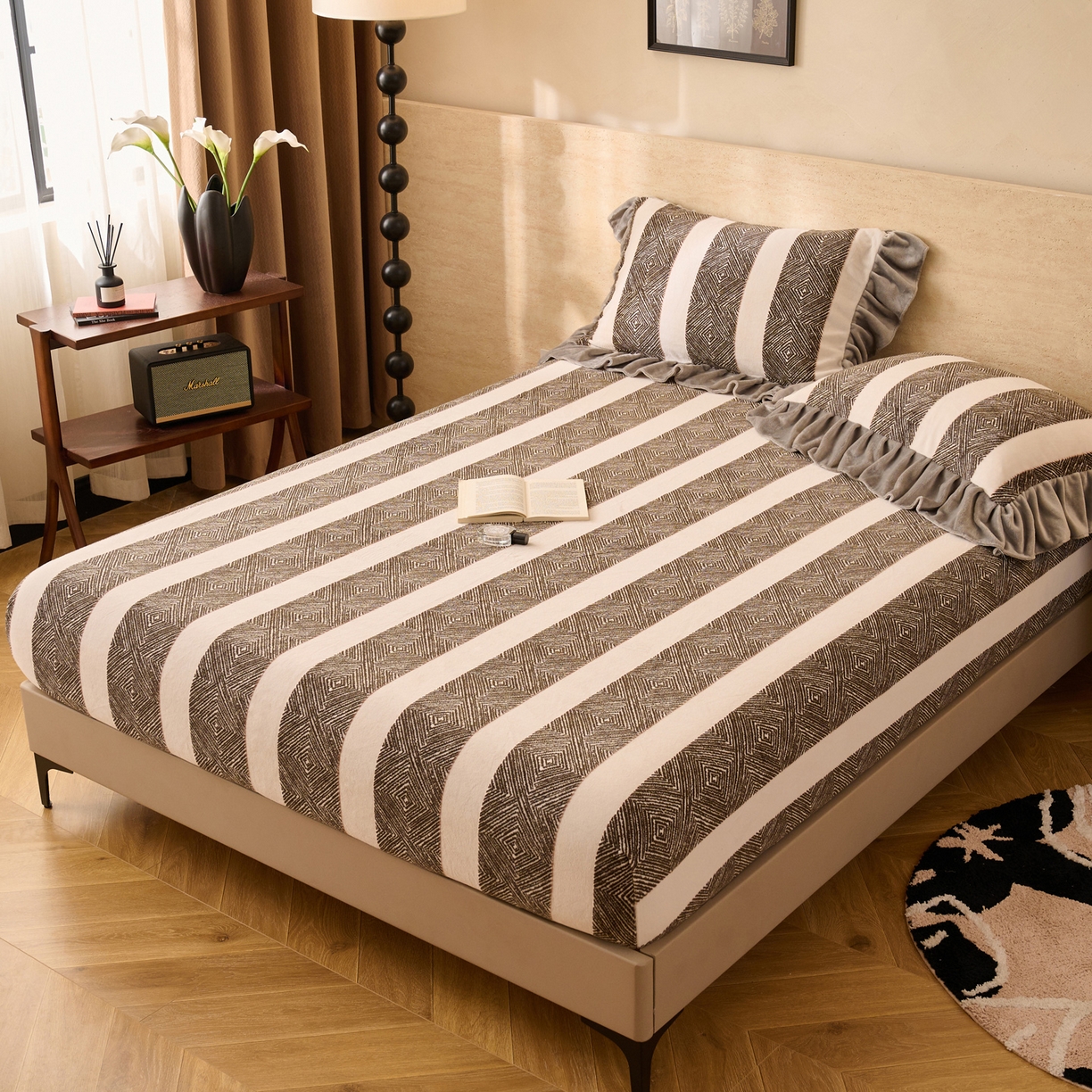 91家纺网 家纺一手货源 找家纺 早晨家纺 2025新款高克重牛奶绒烂花单床笠 棕韵格序