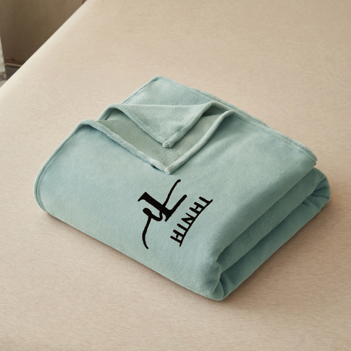 91家纺网 家纺一手货源 找家纺 早晨家纺 2025新款牛奶绒纯色毛巾绣暖绒床单 时尚-宾利蓝