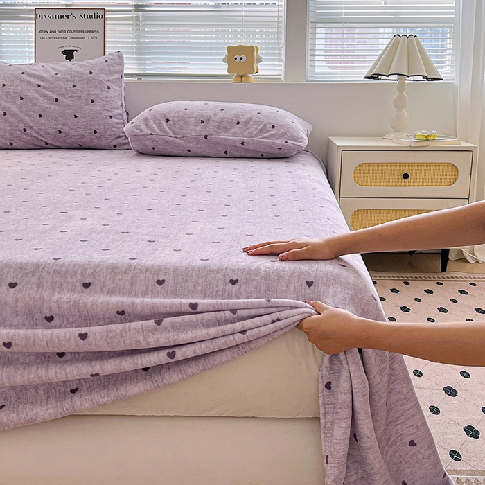 91家纺网 家纺一手货源 找家纺 名品家纺 2025新款新款加厚牛奶绒床单牛奶绒-爱心紫