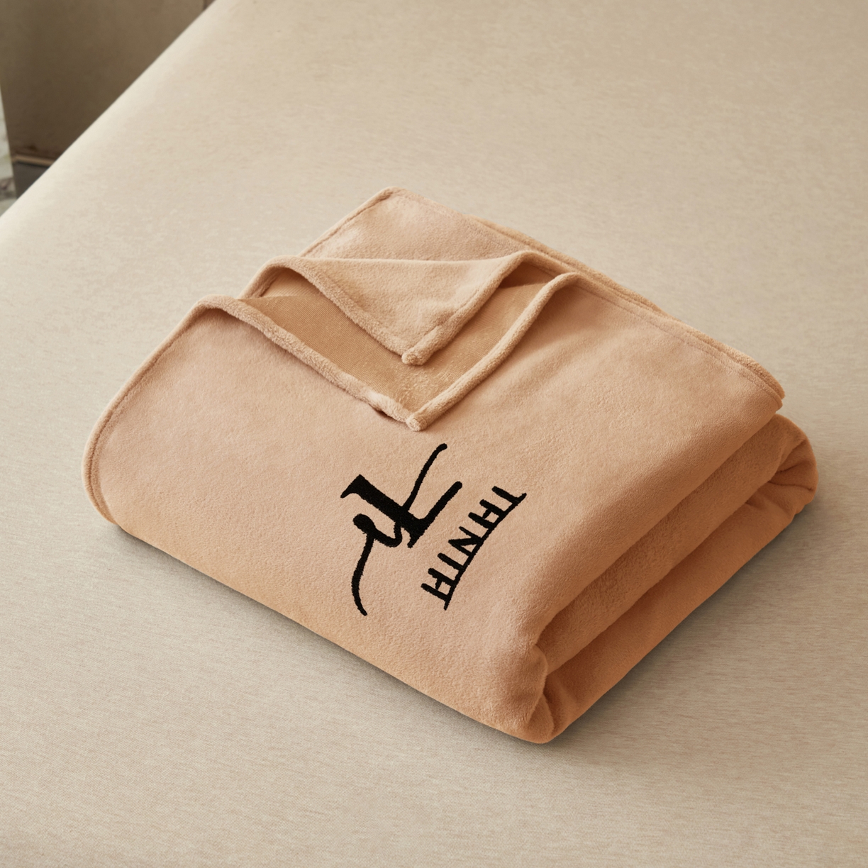 91家纺网 家纺一手货源 找家纺 早晨家纺 2025新款牛奶绒纯色毛巾绣暖绒床单 时尚-橘色