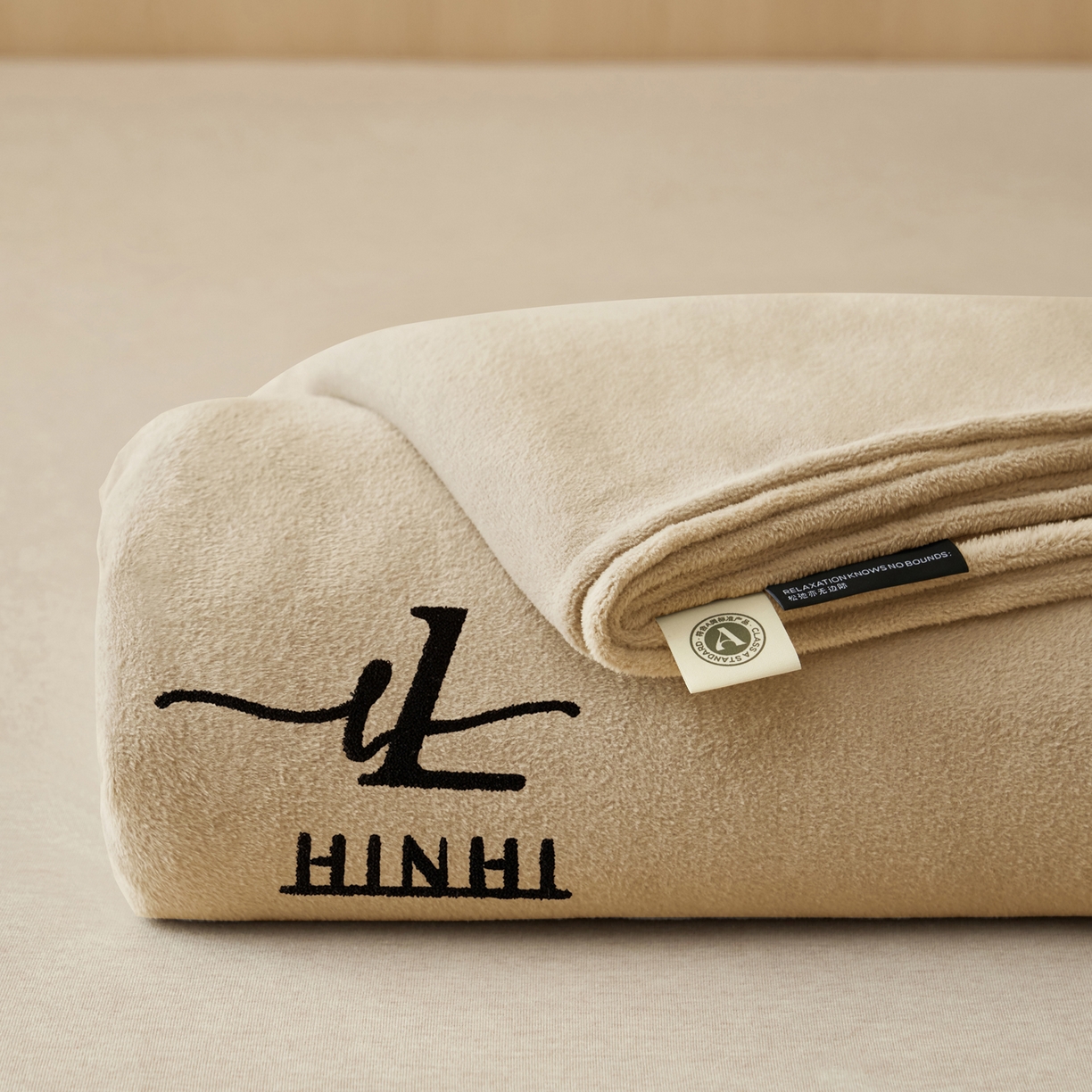 91家纺网 家纺一手货源 找家纺 早晨家纺 2025新款牛奶绒纯色毛巾绣暖绒床单 时尚-米驼