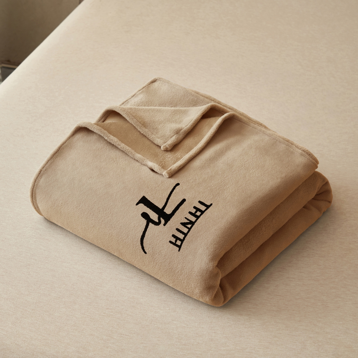 91家纺网 家纺一手货源 找家纺 早晨家纺 2025新款牛奶绒纯色毛巾绣暖绒床单 时尚-奶茶咖