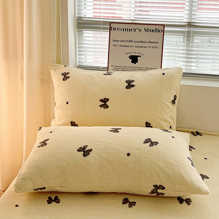 91家纺网 家纺一手货源 找家纺 名品家纺 2025新款新款加厚牛奶绒床单牛奶绒-蝴蝶结灰