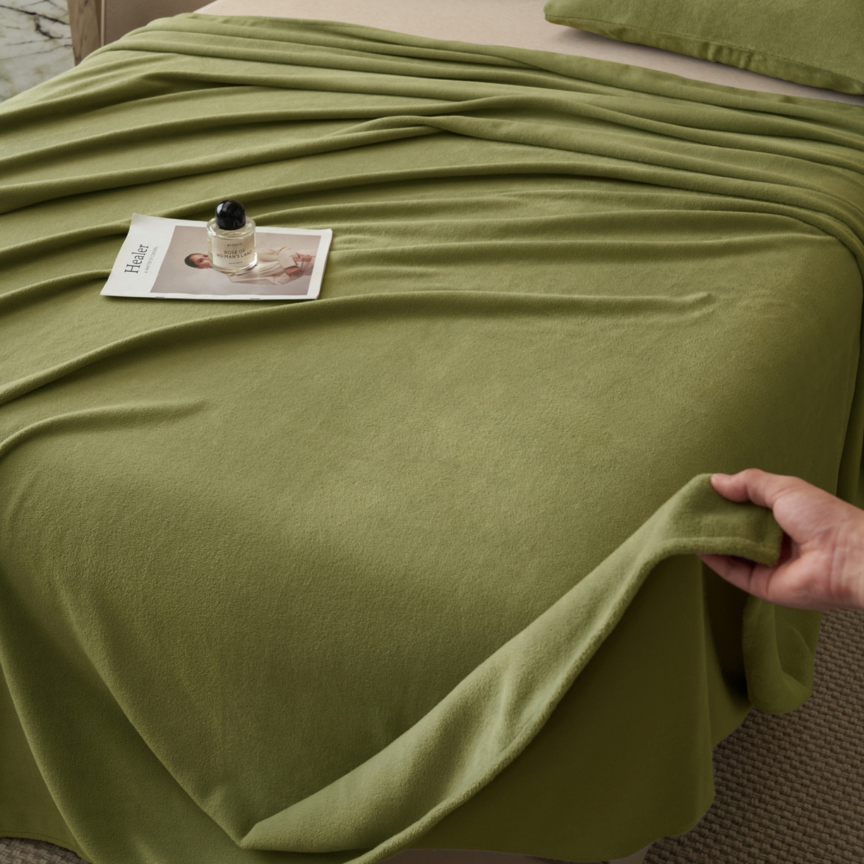 91家纺网 家纺一手货源 找家纺 早晨家纺 2025新款牛奶绒纯色单床单 牛奶绒-橄榄绿