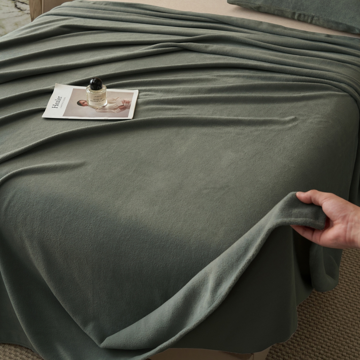 91家纺网 家纺一手货源 找家纺 早晨家纺 2025新款牛奶绒纯色单床单 牛奶绒-高级灰