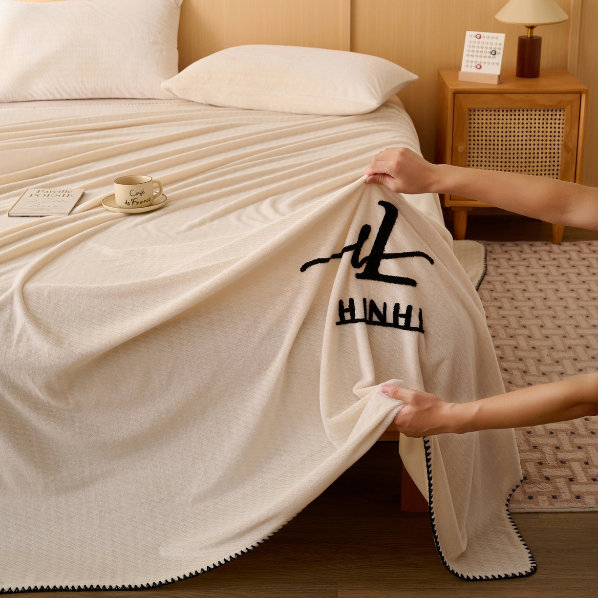 91家纺网 家纺一手货源 找家纺 早晨家纺 2025新款流星款高克重牛奶绒阳离子提花兔毛单床单 流星-奶白