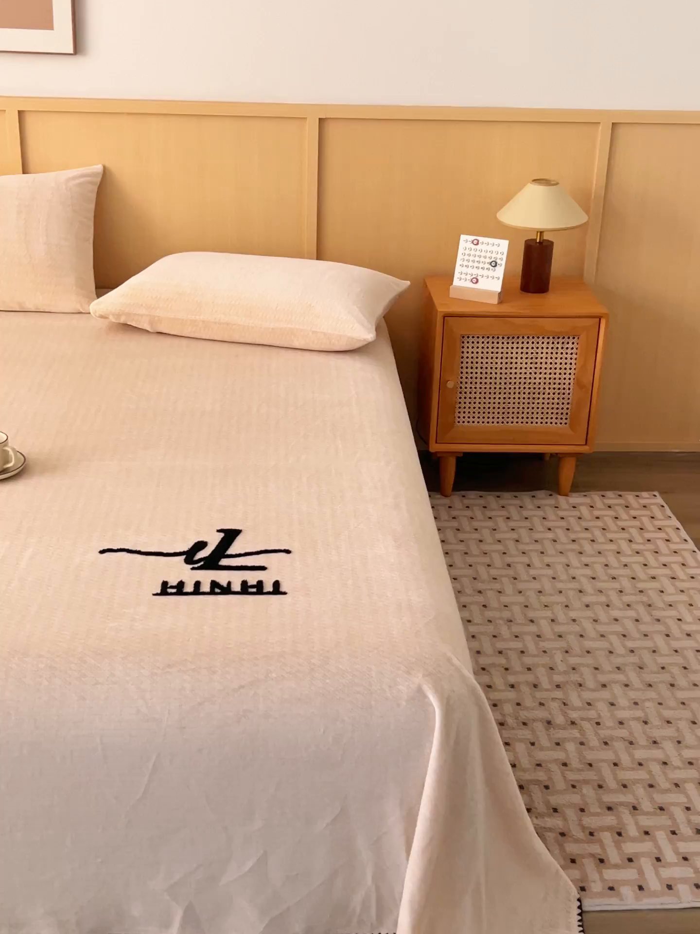 91家纺网 家纺一手货源 找家纺 早晨家纺 2025新款流星款高克重牛奶绒阳离子提花兔毛单床单 流星-米驼