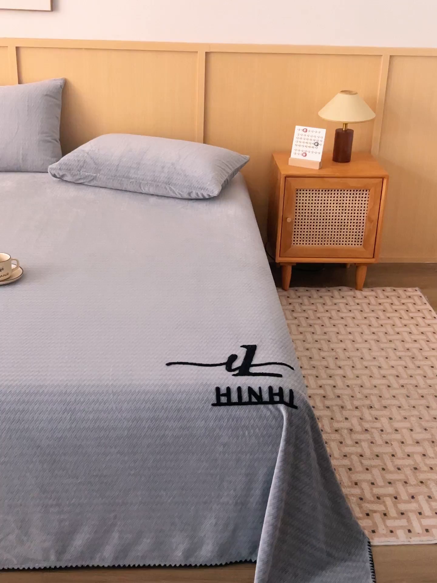 91家纺网 家纺一手货源 找家纺 早晨家纺 2025新款流星款高克重牛奶绒阳离子提花兔毛单床单 流星-银灰