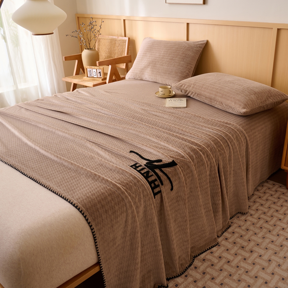 91家纺网 家纺一手货源 找家纺 早晨家纺 2025新款流星款高克重牛奶绒阳离子提花兔毛单床单 流星-奶茶咖