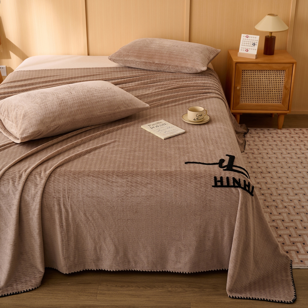 91家纺网 家纺一手货源 找家纺 早晨家纺 2025新款流星款高克重牛奶绒阳离子提花兔毛单床单 流星-奶茶咖