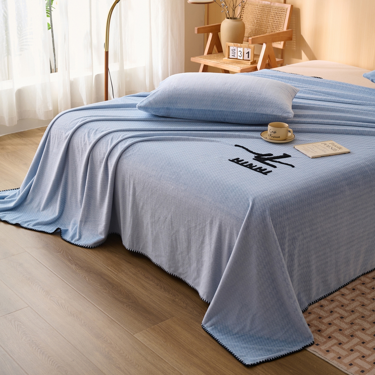 91家纺网 家纺一手货源 找家纺 早晨家纺 2025新款流星款高克重牛奶绒阳离子提花兔毛单床单 流星-雾蓝