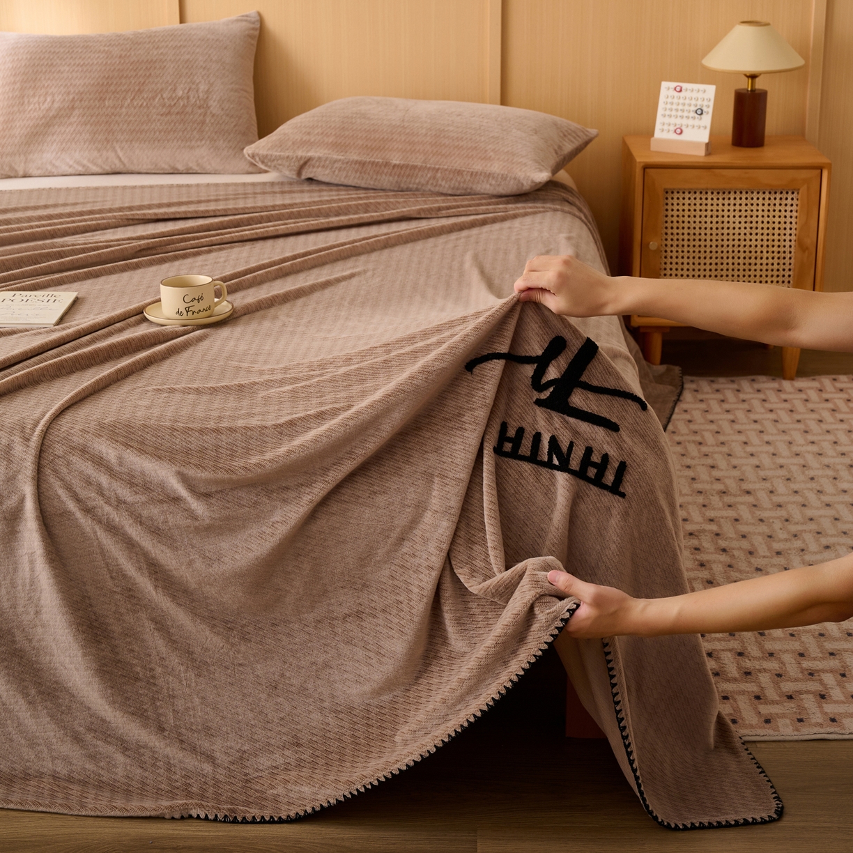 91家纺网 家纺一手货源 找家纺 早晨家纺 2025新款流星款高克重牛奶绒阳离子提花兔毛单床单 流星-奶茶咖