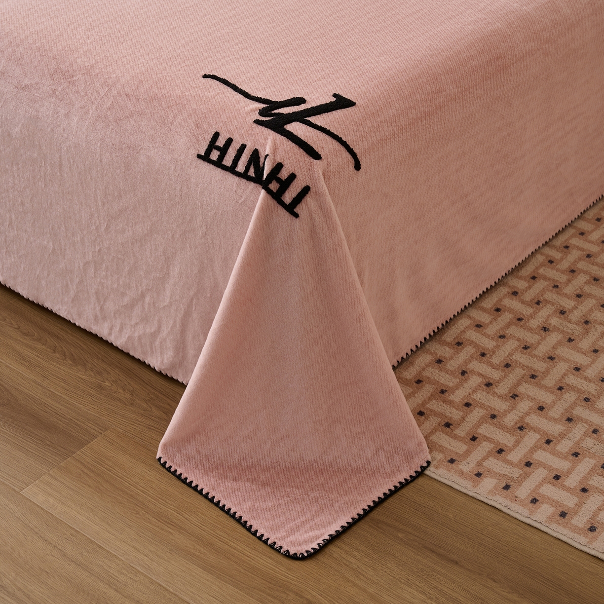 91家纺网 家纺一手货源 找家纺 早晨家纺 2025新款流星款高克重牛奶绒阳离子提花兔毛单床单 流星-豆沙