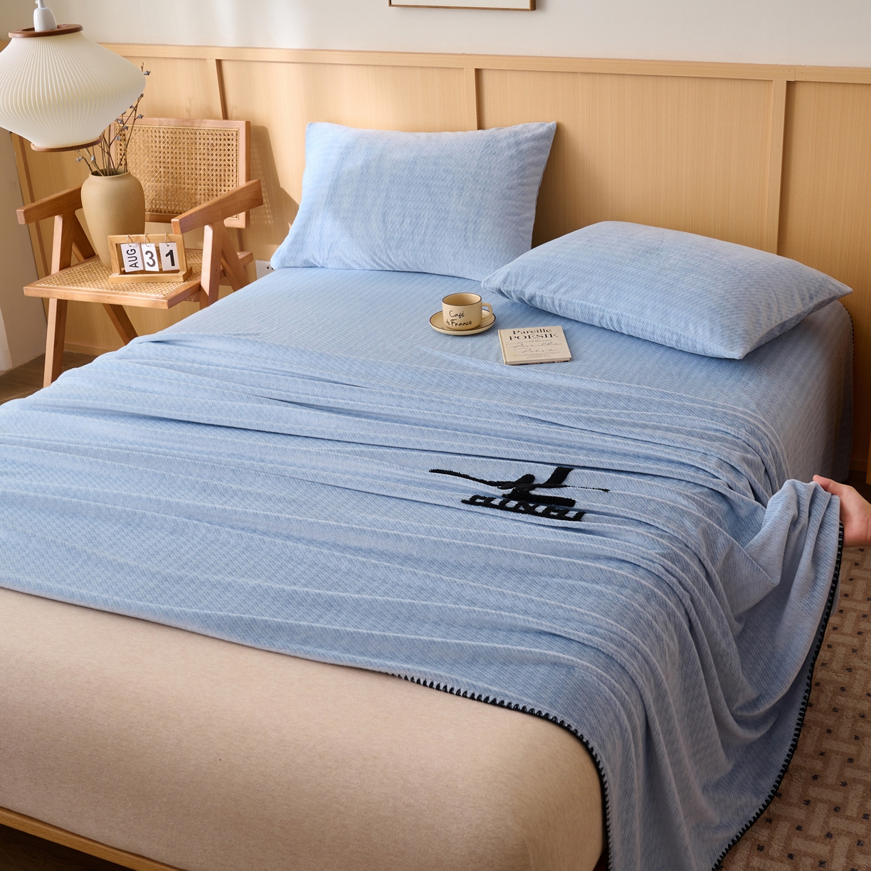 91家纺网 家纺一手货源 找家纺 早晨家纺 2025新款流星款高克重牛奶绒阳离子提花兔毛单床单 流星-雾蓝