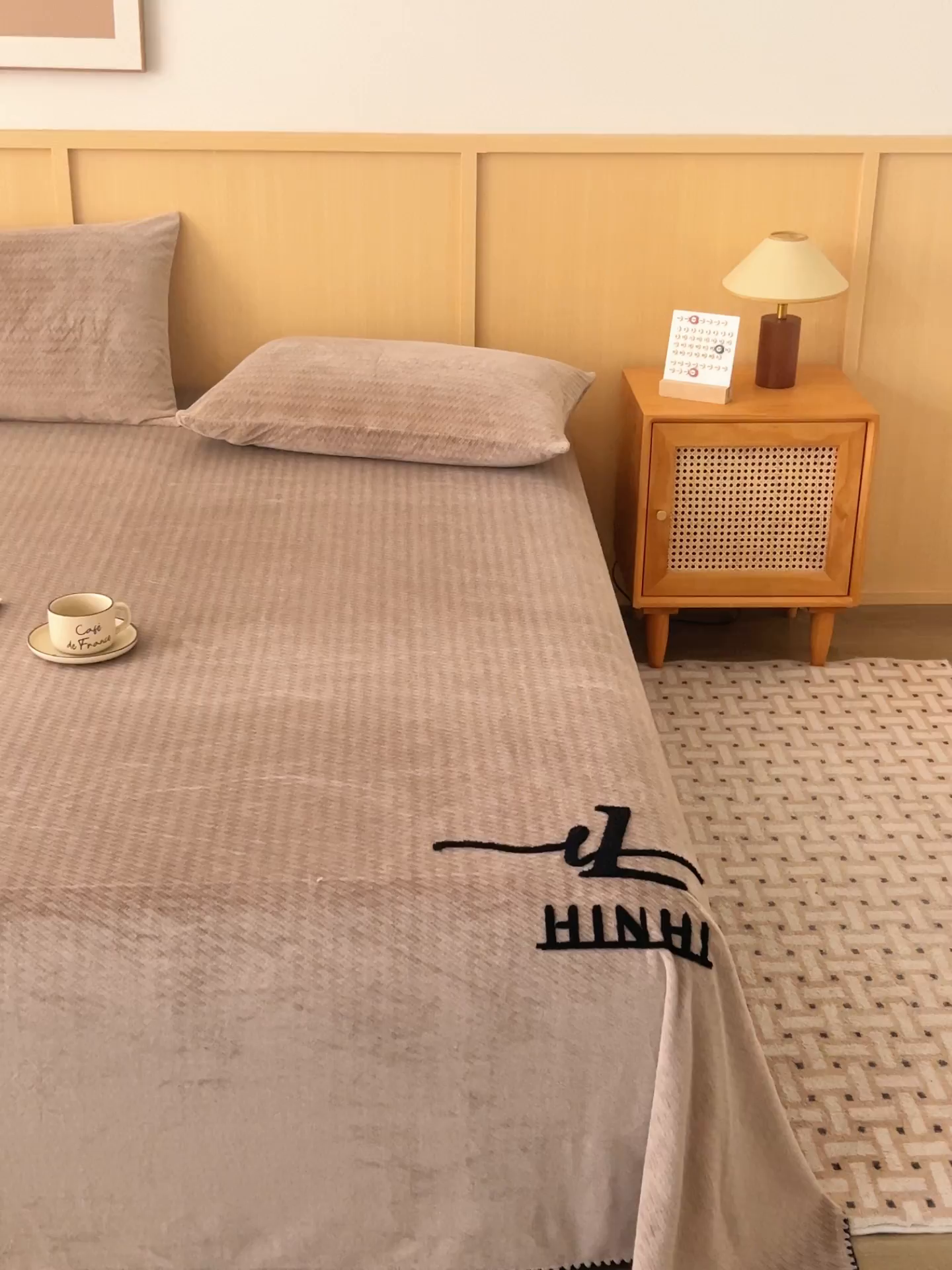 91家纺网 家纺一手货源 找家纺 早晨家纺 2025新款流星款高克重牛奶绒阳离子提花兔毛单床单 流星-奶茶咖