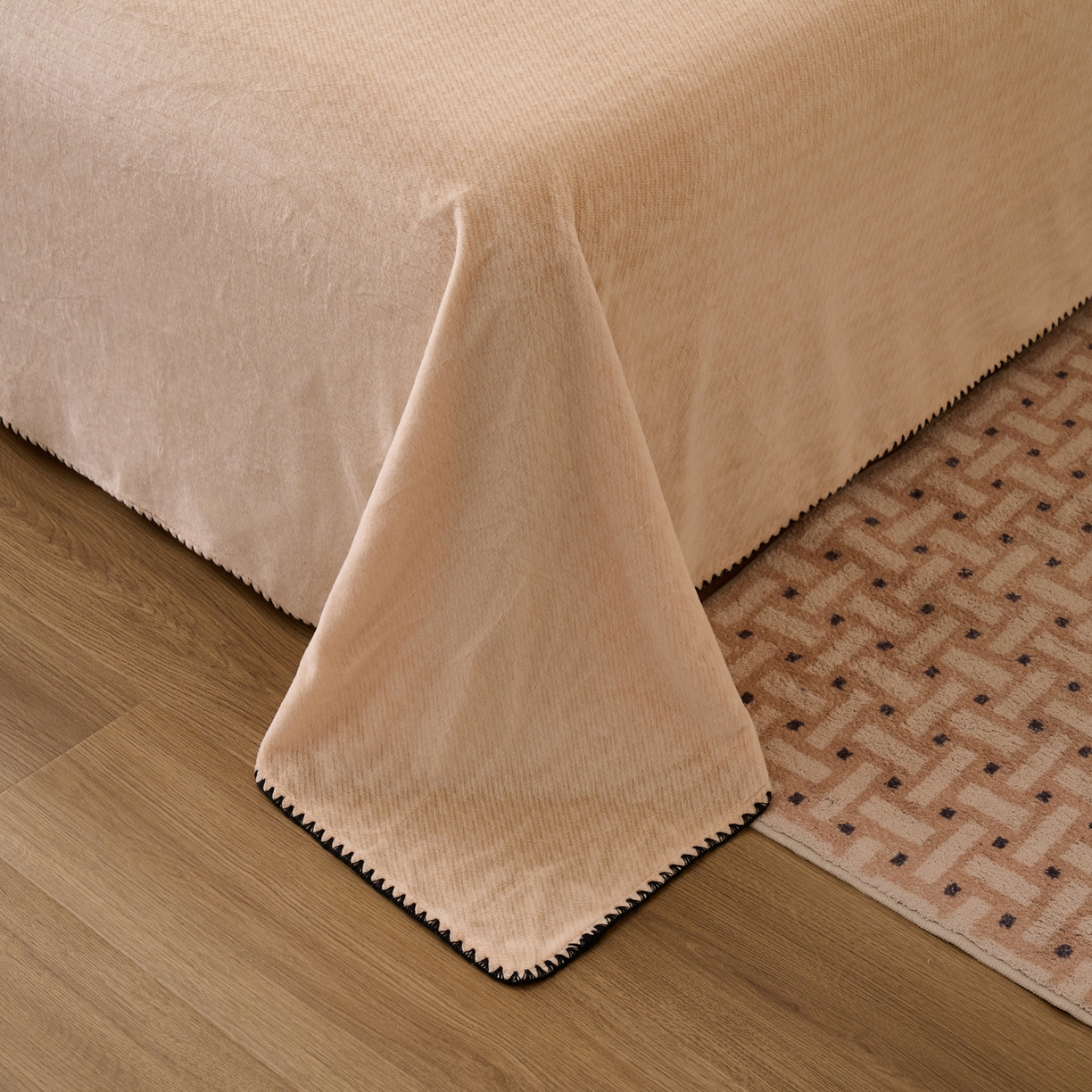 91家纺网 家纺一手货源 找家纺 早晨家纺 2025新款流星款高克重牛奶绒阳离子提花兔毛单床单 流星-米驼