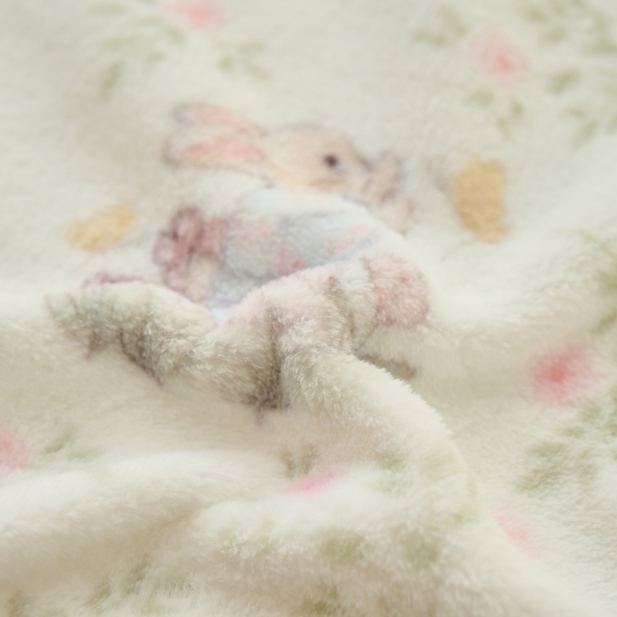 91家纺网 家纺一手货源 找家纺 早晨家纺 2025新款卡通印花高克重牛奶绒印花单床单 花兔语