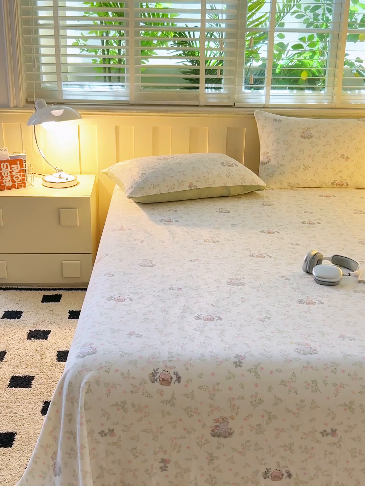 91家纺网 家纺一手货源 找家纺 早晨家纺 2025新款卡通印花高克重牛奶绒印花单床单 花兔语