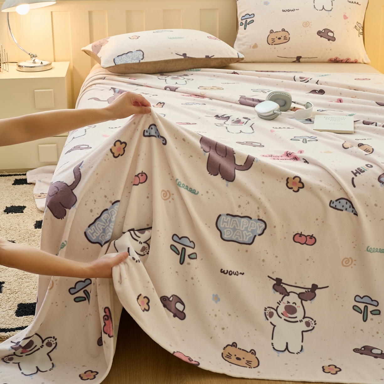 91家纺网 家纺一手货源 找家纺 早晨家纺 2025新款卡通印花高克重牛奶绒印花单床单 萌趣屋