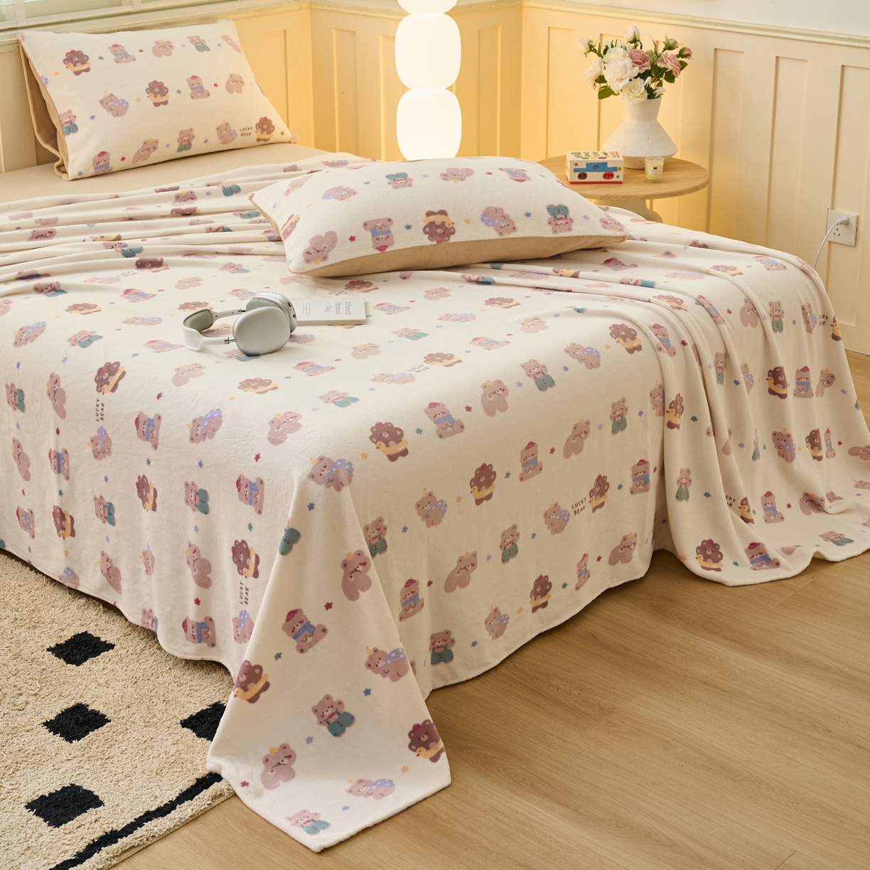 91家纺网 家纺一手货源 找家纺 早晨家纺 2025新款卡通印花高克重牛奶绒印花单床单 萌熊集