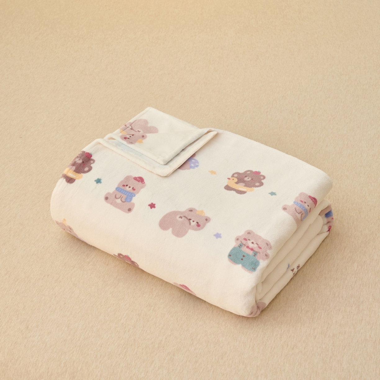 91家纺网 家纺一手货源 找家纺 早晨家纺 2025新款卡通印花高克重牛奶绒印花单床单 萌熊集