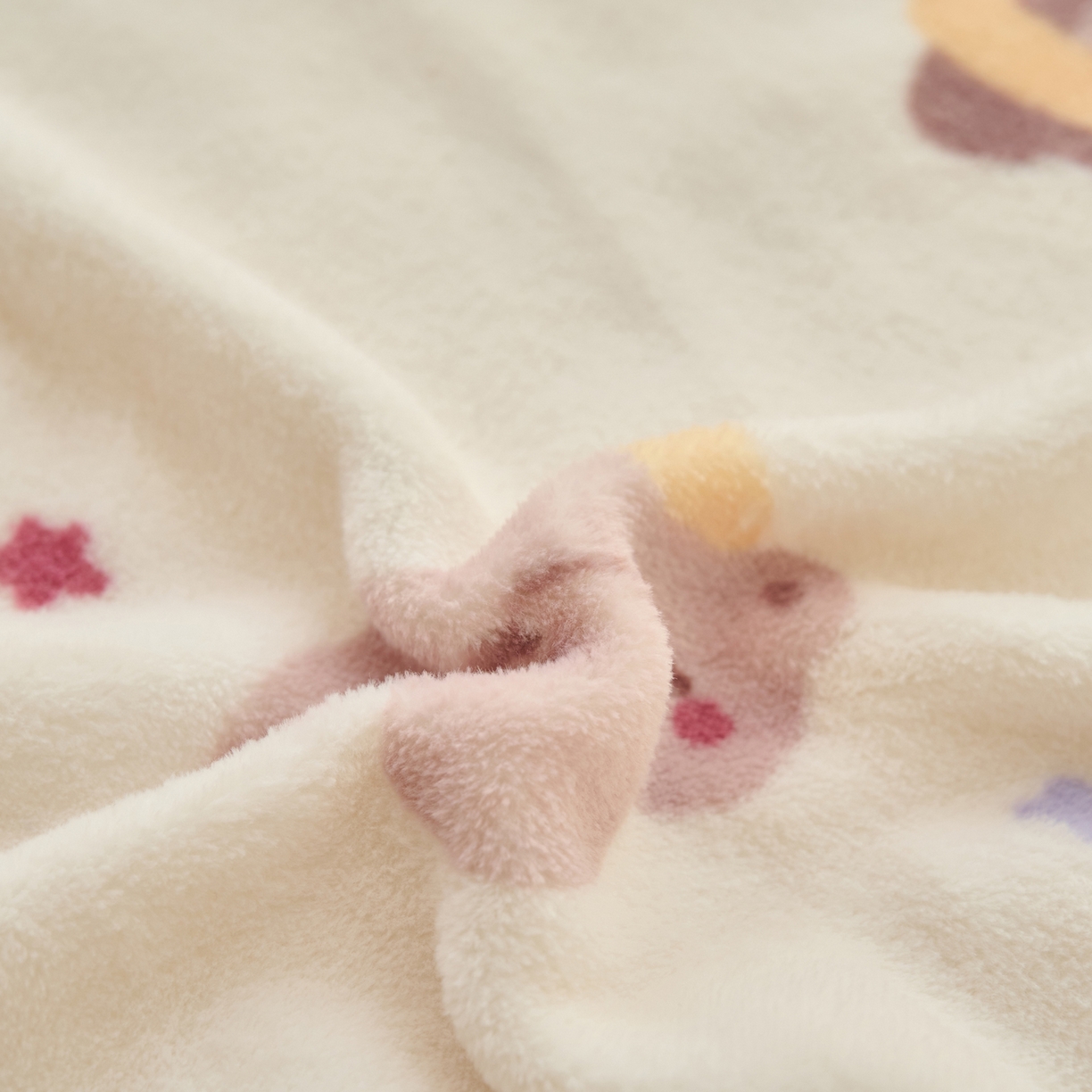 91家纺网 家纺一手货源 找家纺 早晨家纺 2025新款卡通印花高克重牛奶绒印花单床单 萌熊集