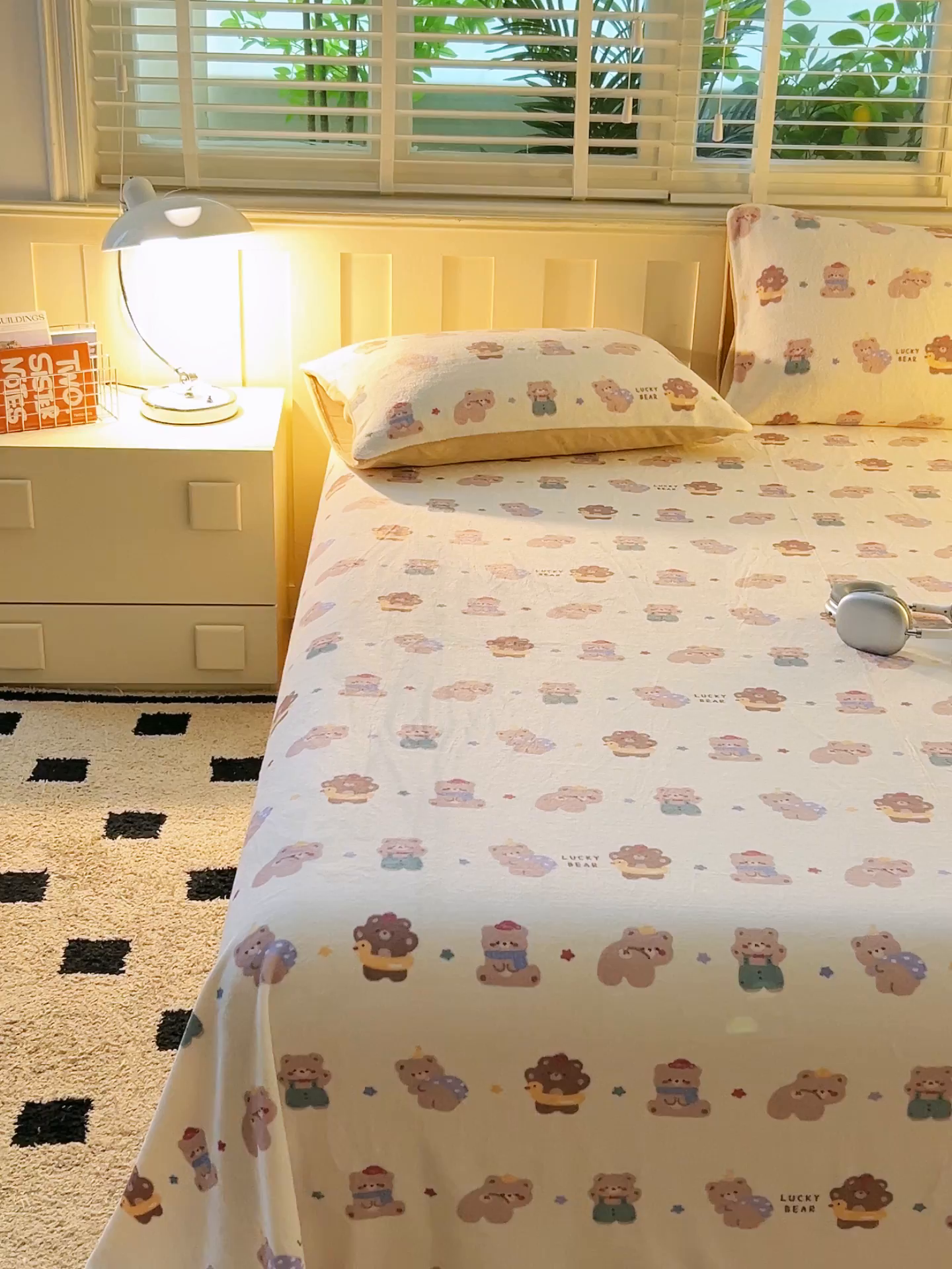 91家纺网 家纺一手货源 找家纺 早晨家纺 2025新款卡通印花高克重牛奶绒印花单床单 萌熊集