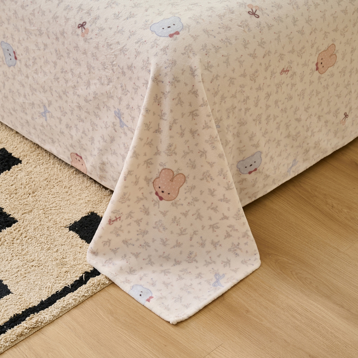 91家纺网 家纺一手货源 找家纺 早晨家纺 2025新款卡通印花高克重牛奶绒印花单床单 萌熊絮