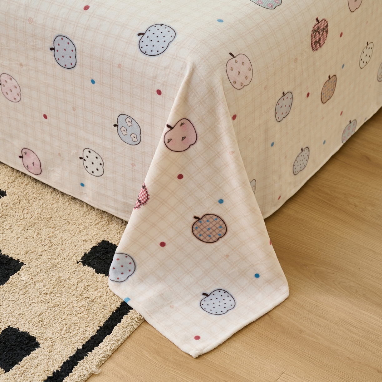 91家纺网 家纺一手货源 找家纺 早晨家纺 2025新款卡通印花高克重牛奶绒印花单床单 甜果绘