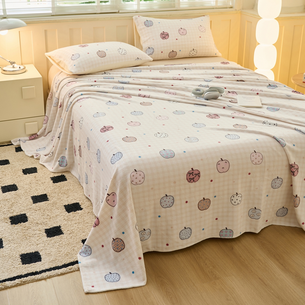 91家纺网 家纺一手货源 找家纺 早晨家纺 2025新款卡通印花高克重牛奶绒印花单床单 甜果绘