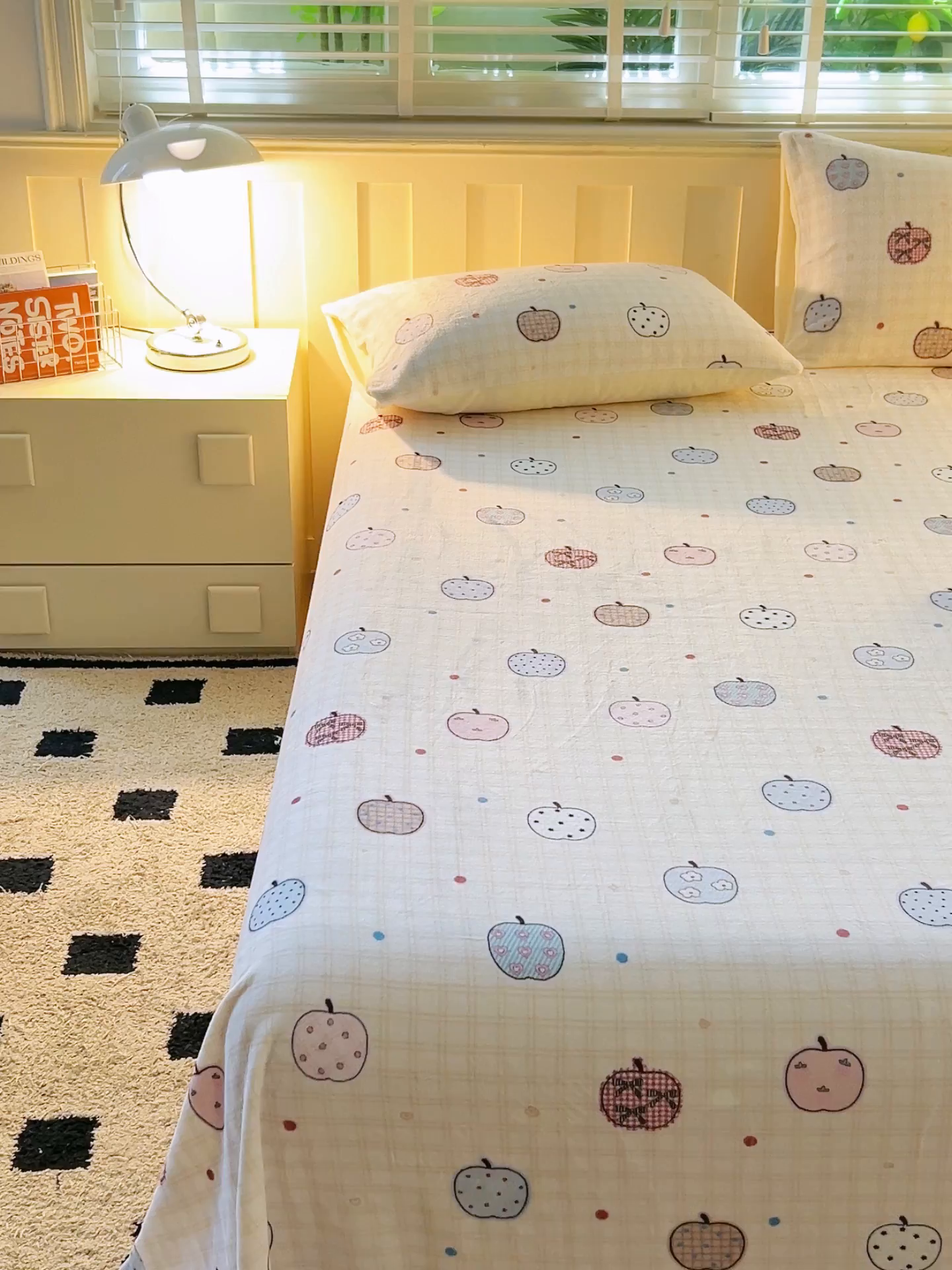 91家纺网 家纺一手货源 找家纺 早晨家纺 2025新款卡通印花高克重牛奶绒印花单床单 甜果绘